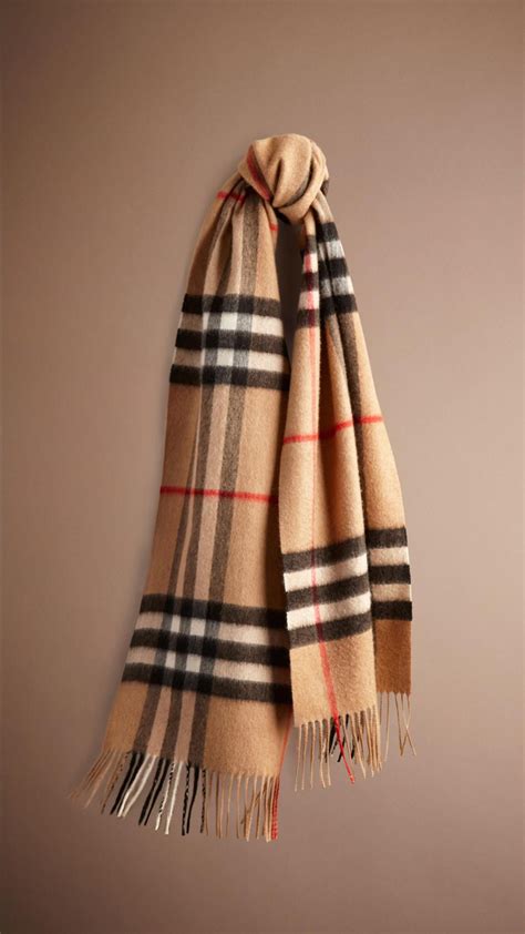 burberry print sjaal|Burberry cashmere scarf.